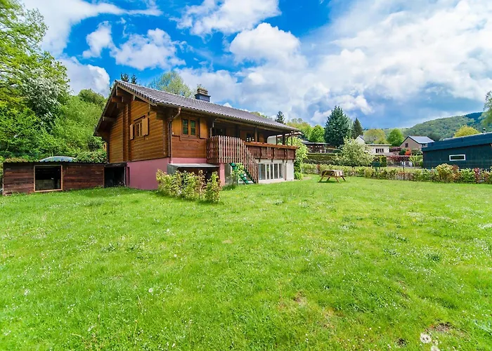 Near Ardennes Forest Chalé